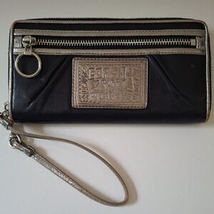 Coach Poppy Leather Black Full Size Wallet/Wristlet Silver Trim